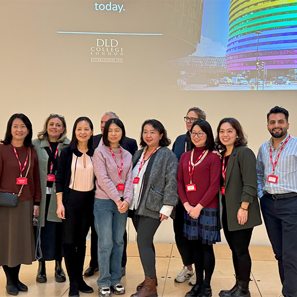 یونی ادوایزر نماینده رسمی کالج‌های انگلستان