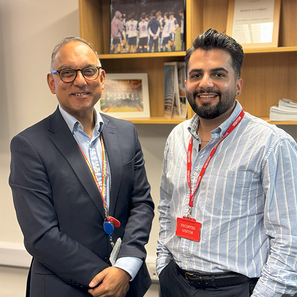 یونی ادوایزر نماینده رسمی کالج‌های انگلستان